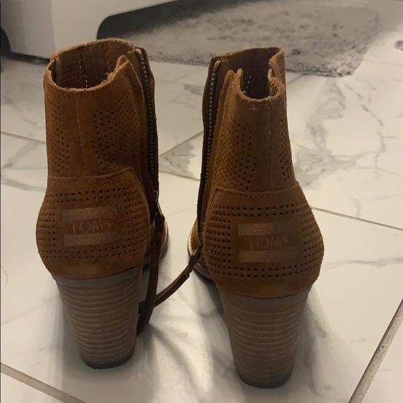 Toms cognac open toed shoes 6.5 - Picture 2 of 5